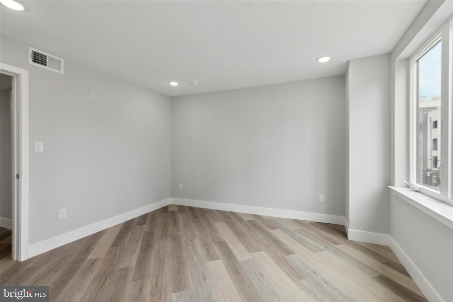 1600 Ridge Ave Property Photo 8