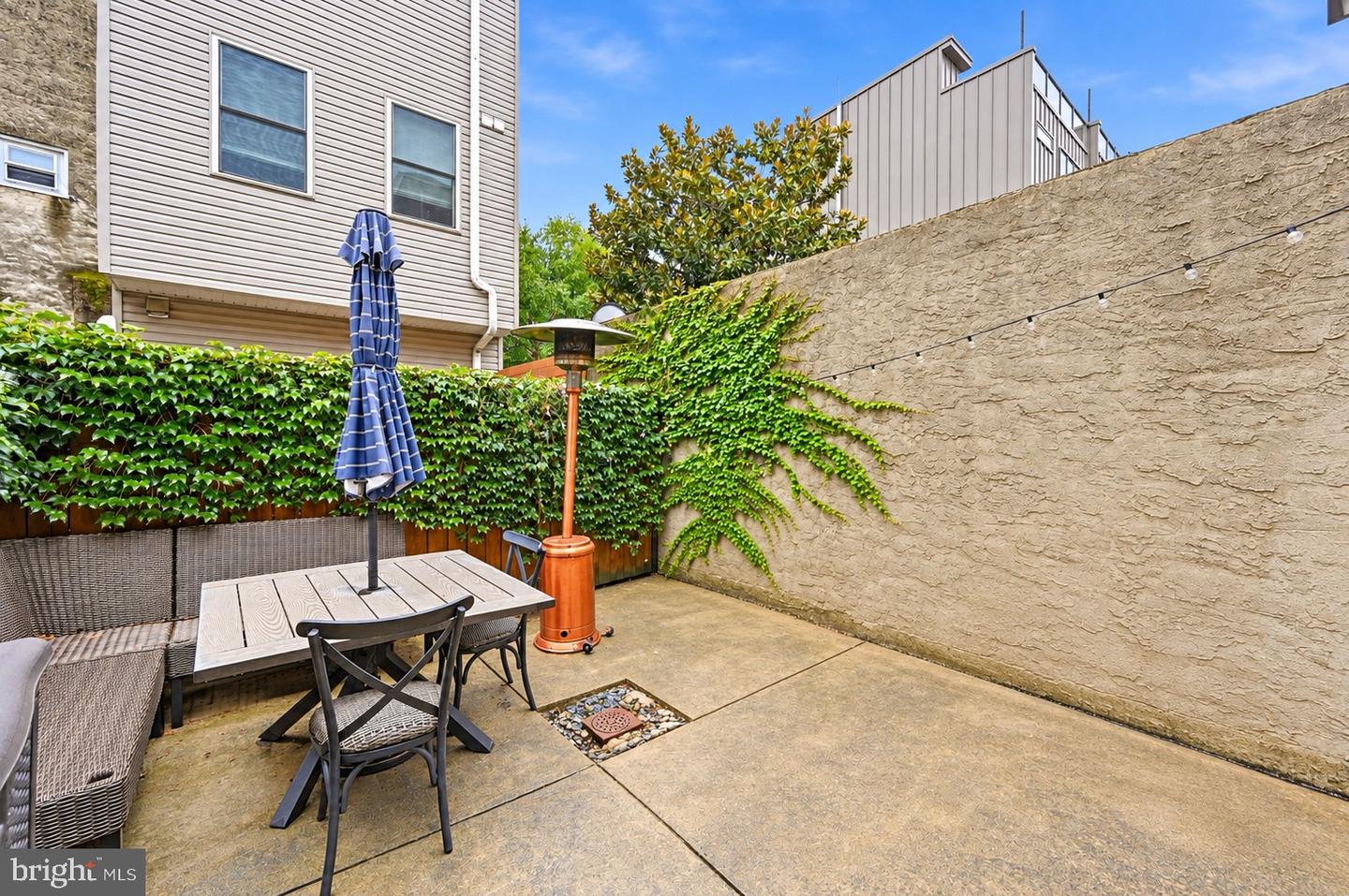 1008 Christian St Property Photo 22