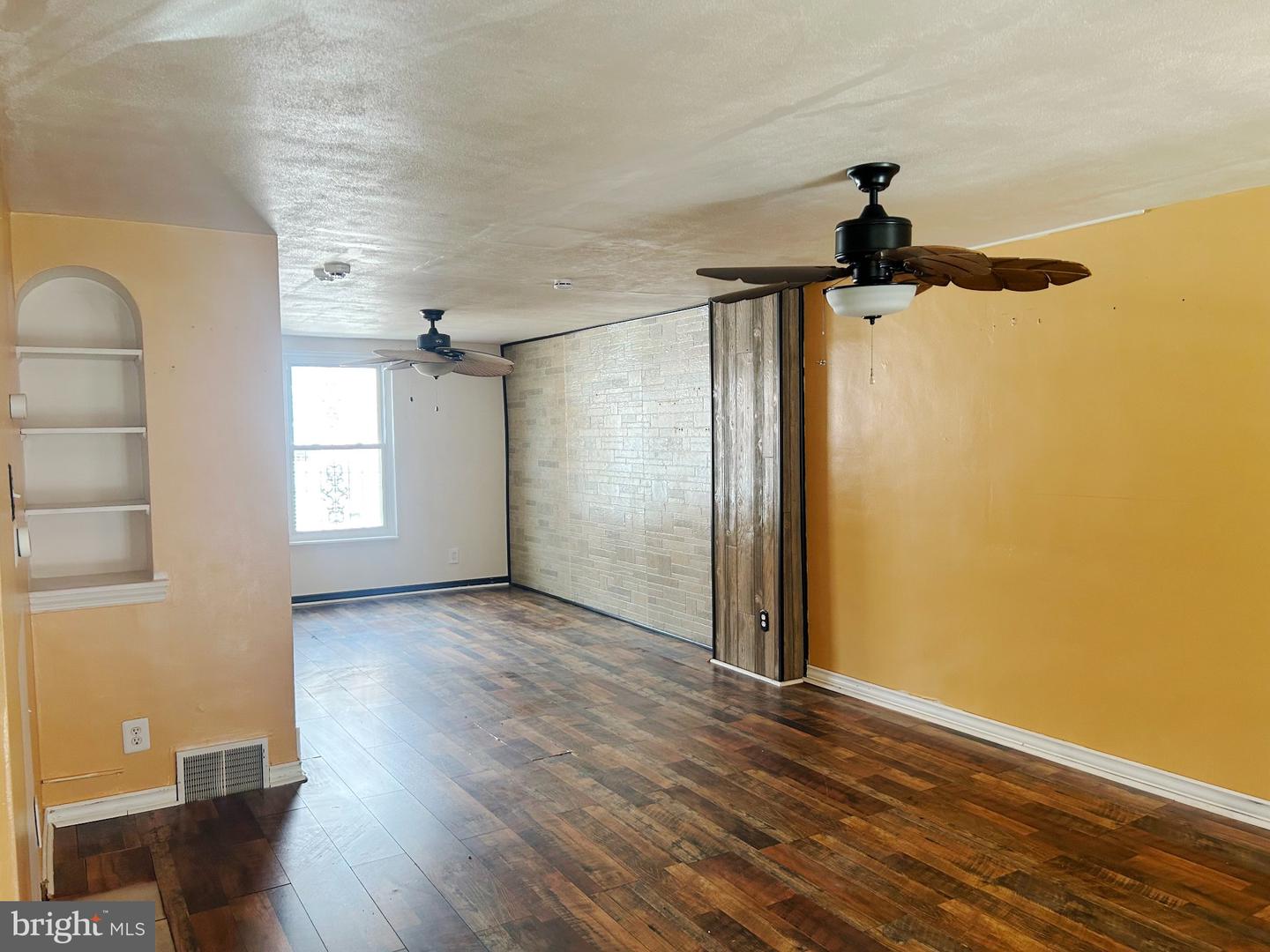 607 E Sanger St Property Photo 5