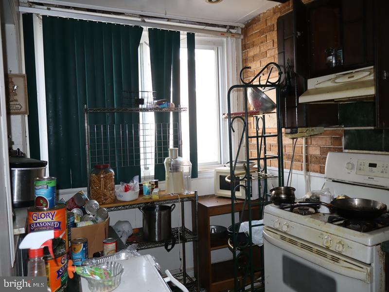 7939 Fayette St Property Photo 7