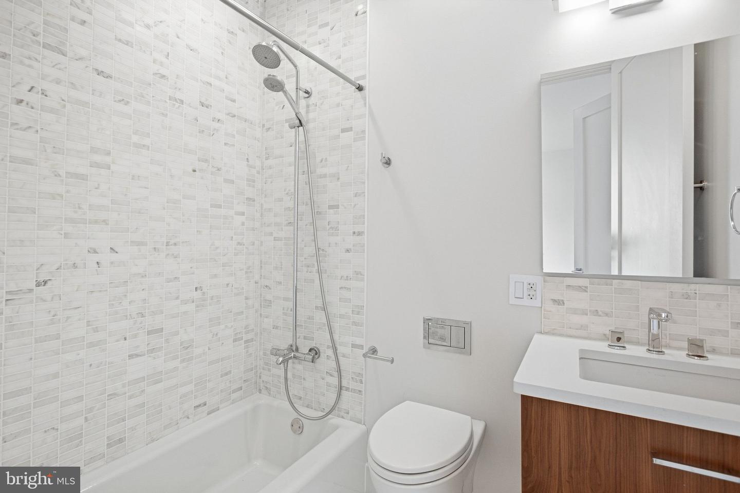 2301 Bainbridge St #308 Property Photo 20
