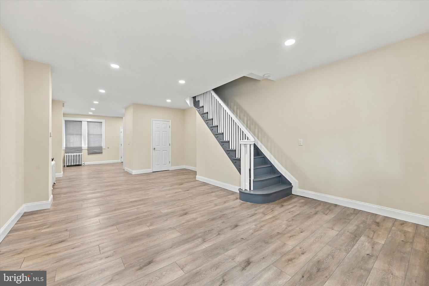 227 Lindley Ave Property Photo 3