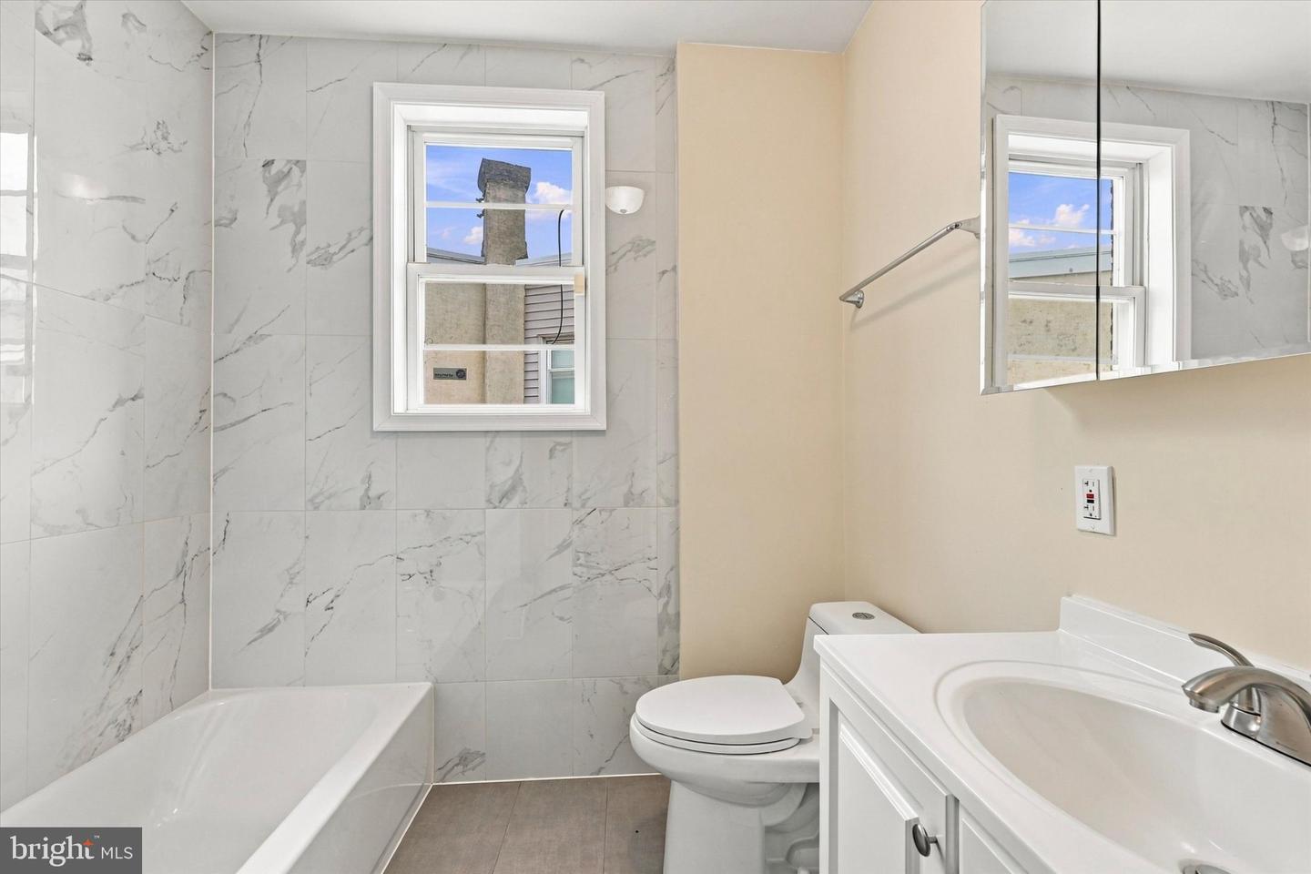 227 Lindley Ave Property Photo 10