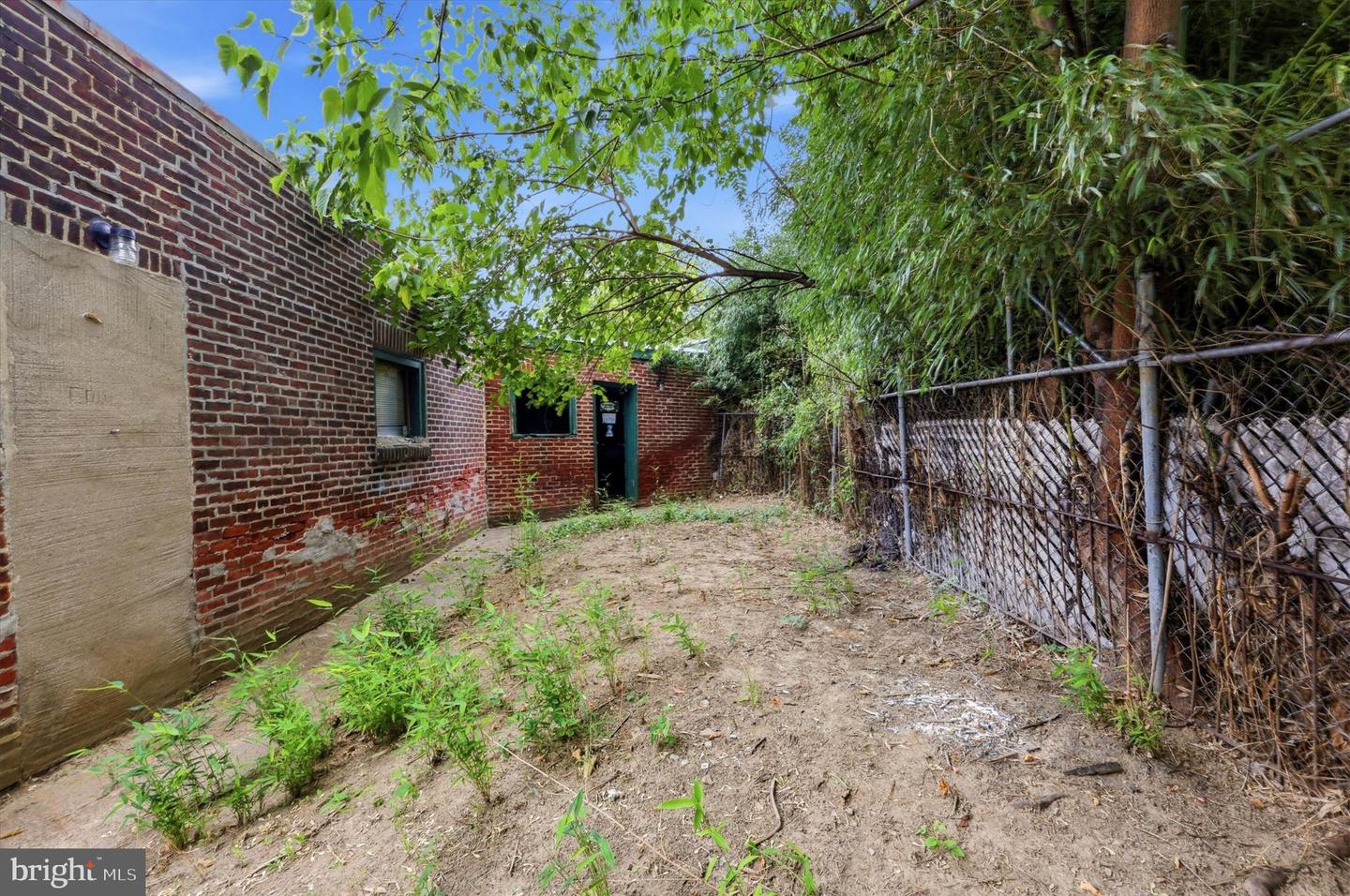 227 Lindley Ave Property Photo 15