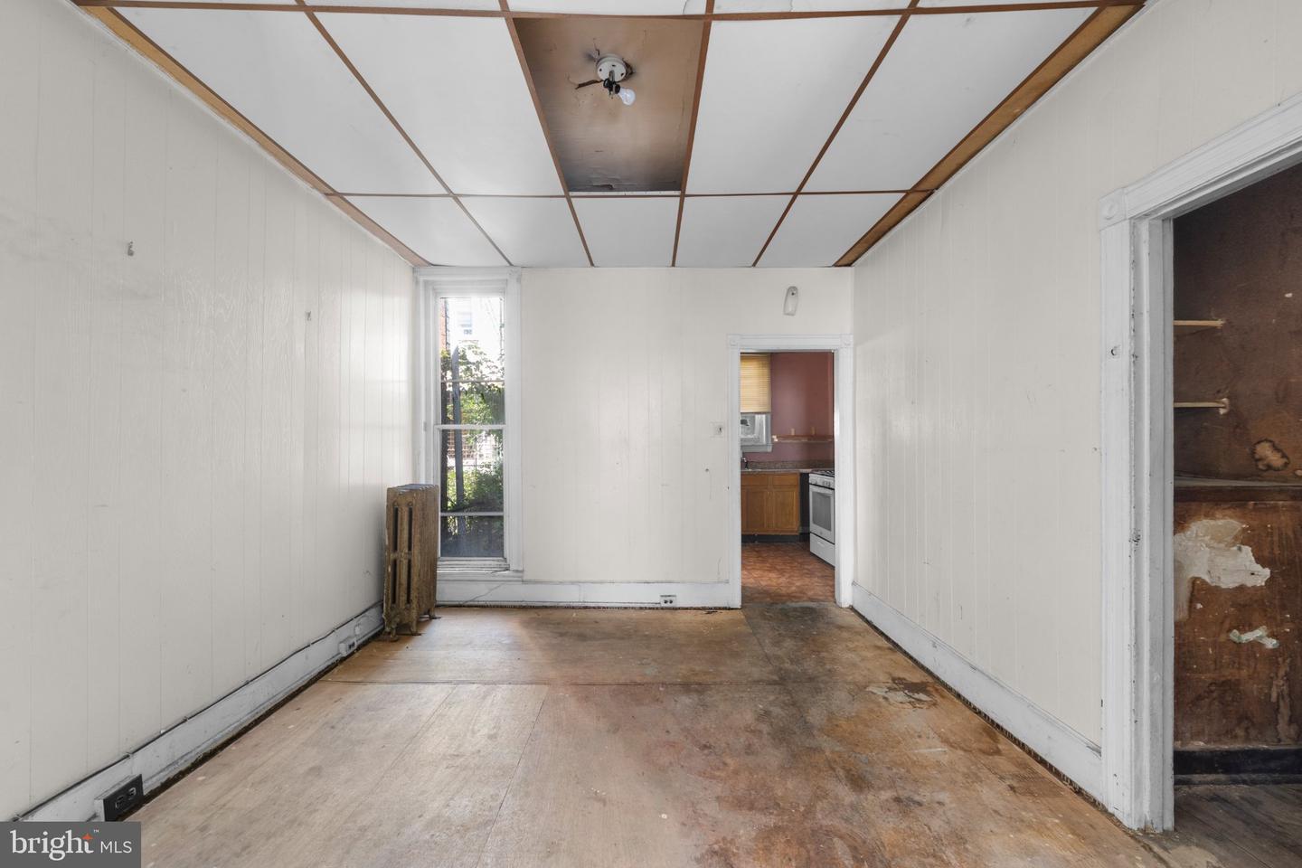 5845 Ellsworth St Property Photo 4