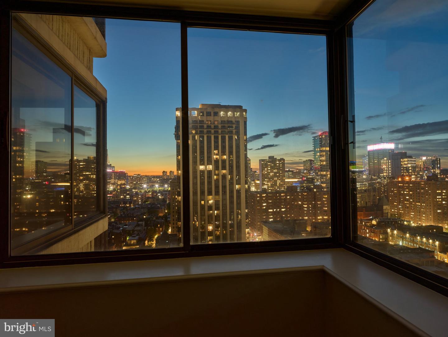 210 W Rittenhouse Square #1704 Property Photo 16