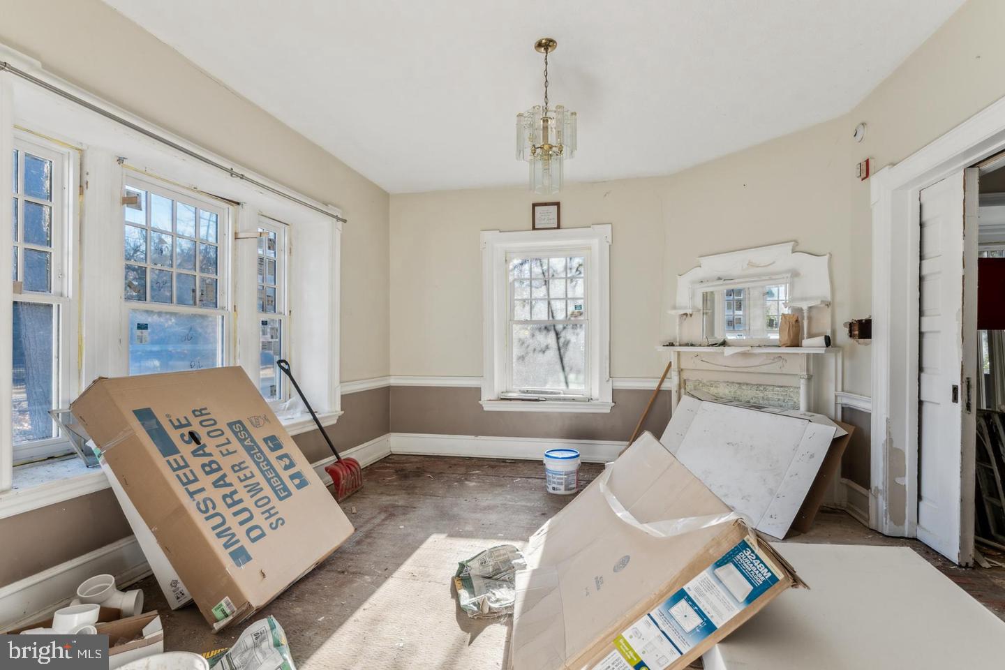 329 E Wister St Property Photo 6