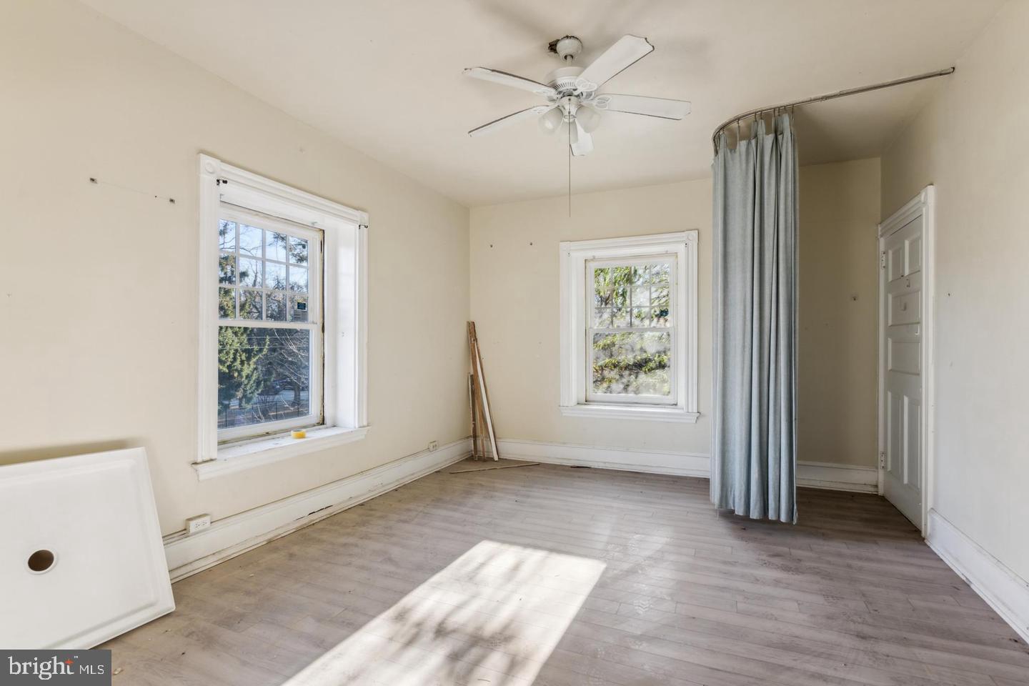 329 E Wister St Property Photo 14