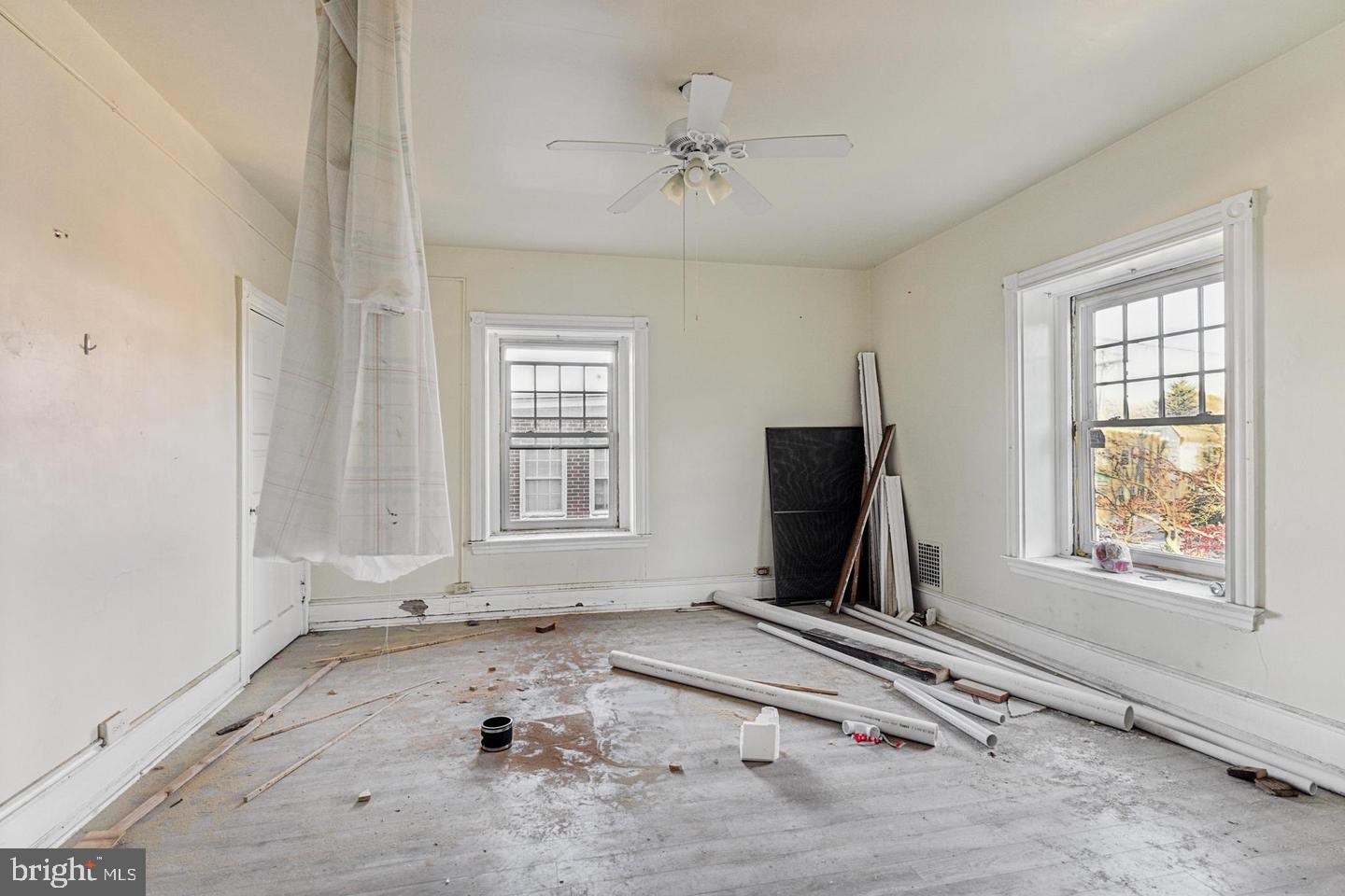 329 E Wister St Property Photo 16