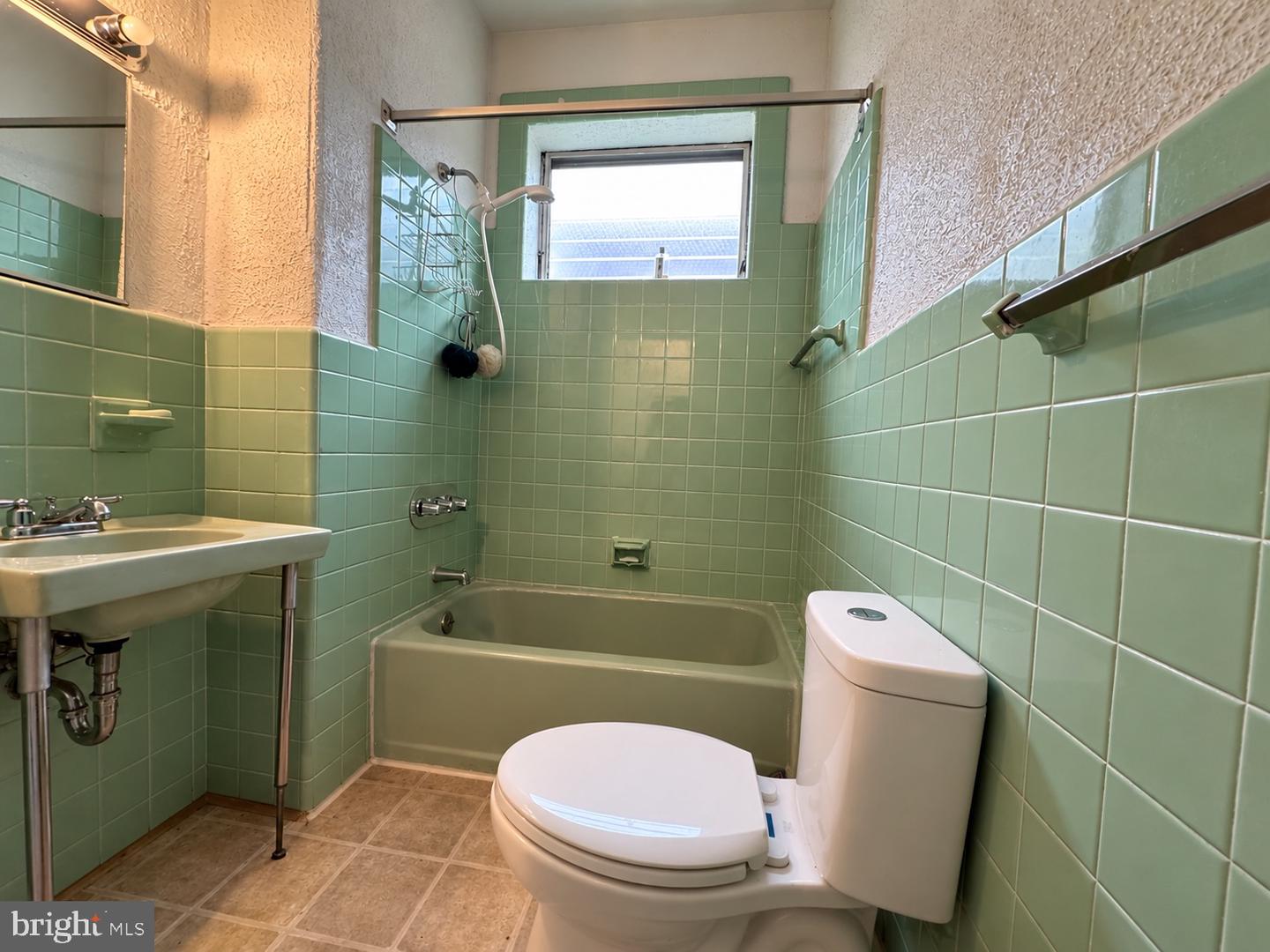 1332 N Frazier St Property Photo 16