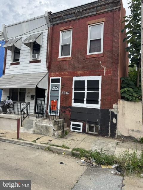 2546 N GARNET ST Property Photo 1