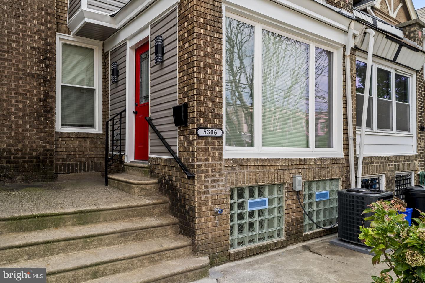 5306 Locust St Property Photo 2