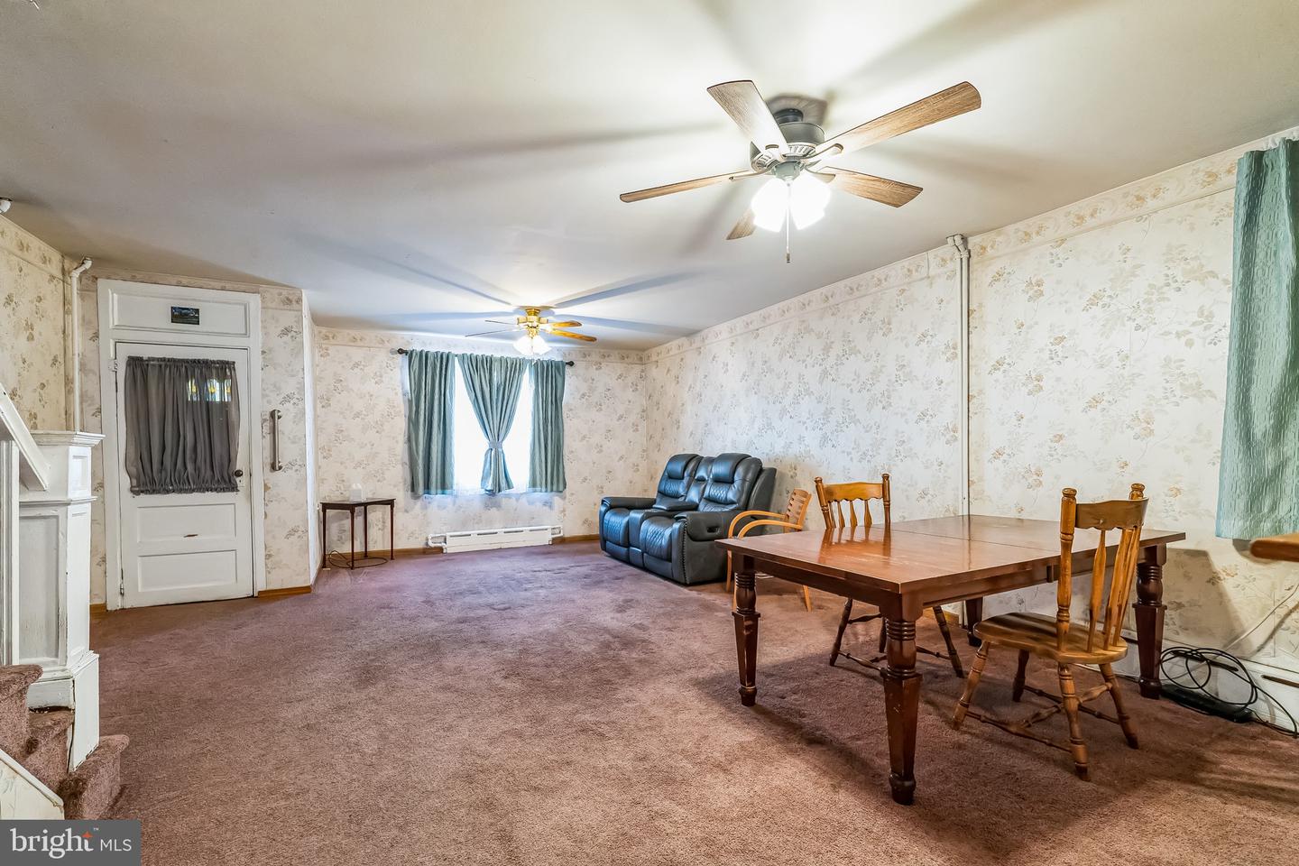 2711-13 E Thompson St Property Photo 6