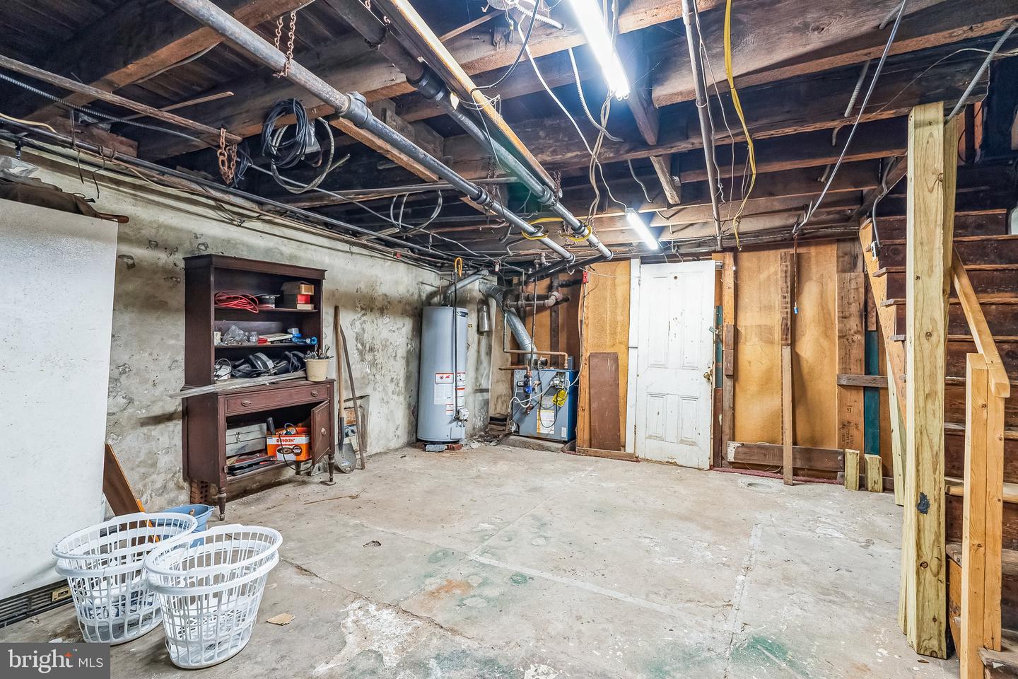 2711-13 E Thompson St Property Photo 17