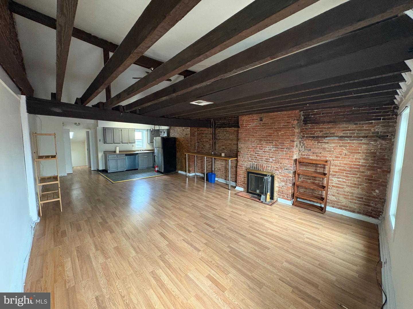 631 CATHARINE ST #3 Property Photo 1