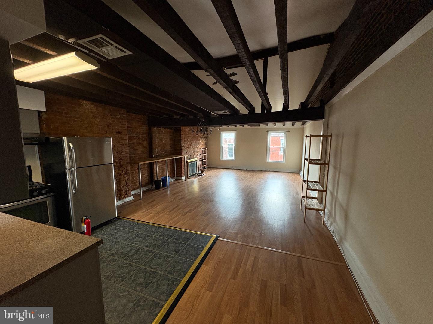 631 Catharine St #3 Property Photo 2