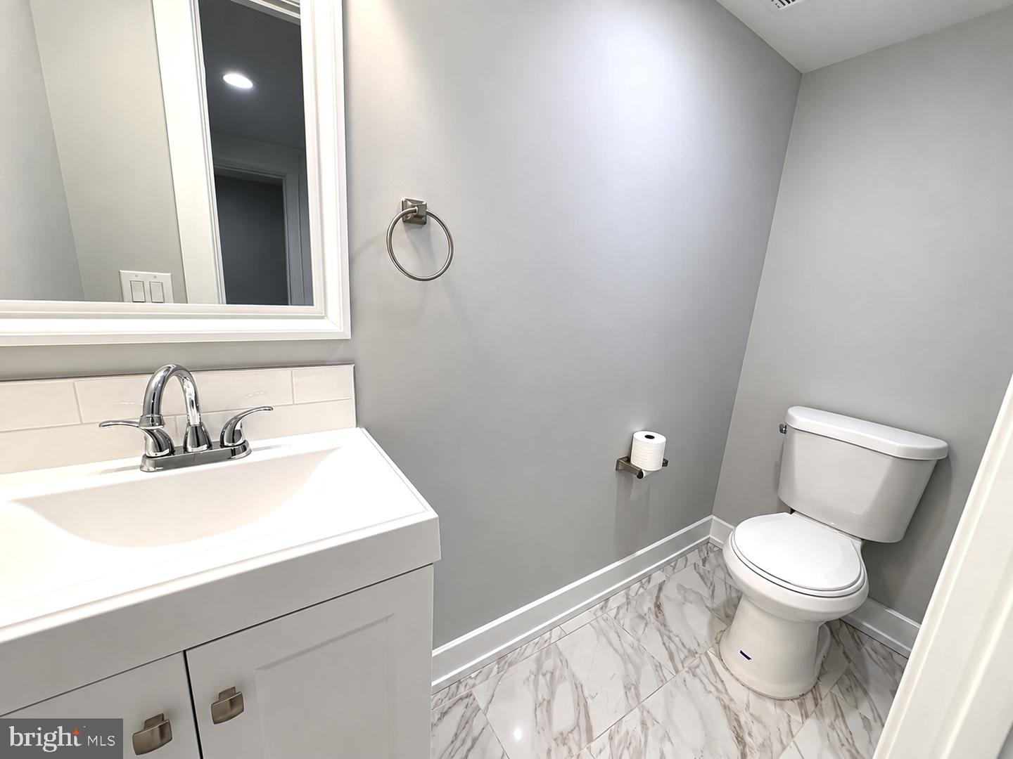 7347 Ryers Ave Property Photo 22