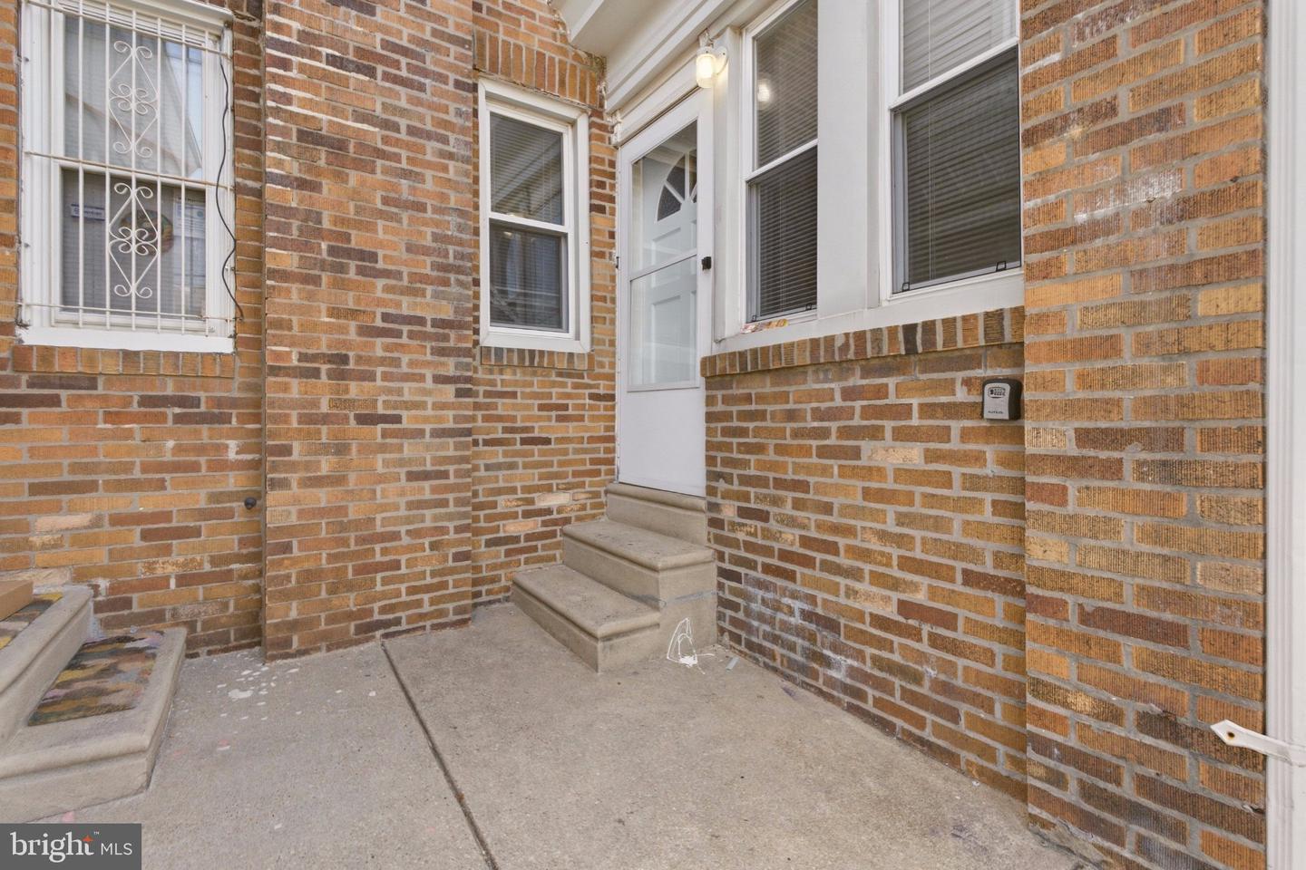 6139 Argyle St Property Photo 5