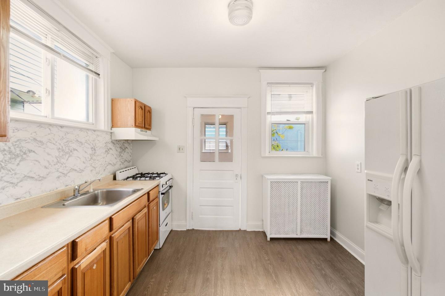 6139 Argyle St Property Photo 12