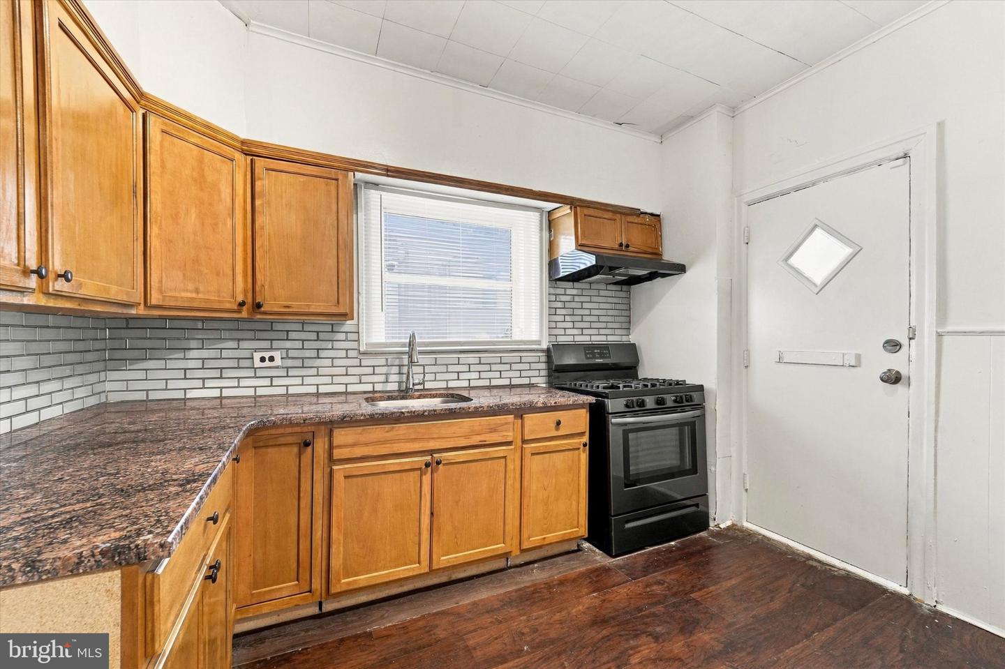 6421 Chew Ave Property Photo 10