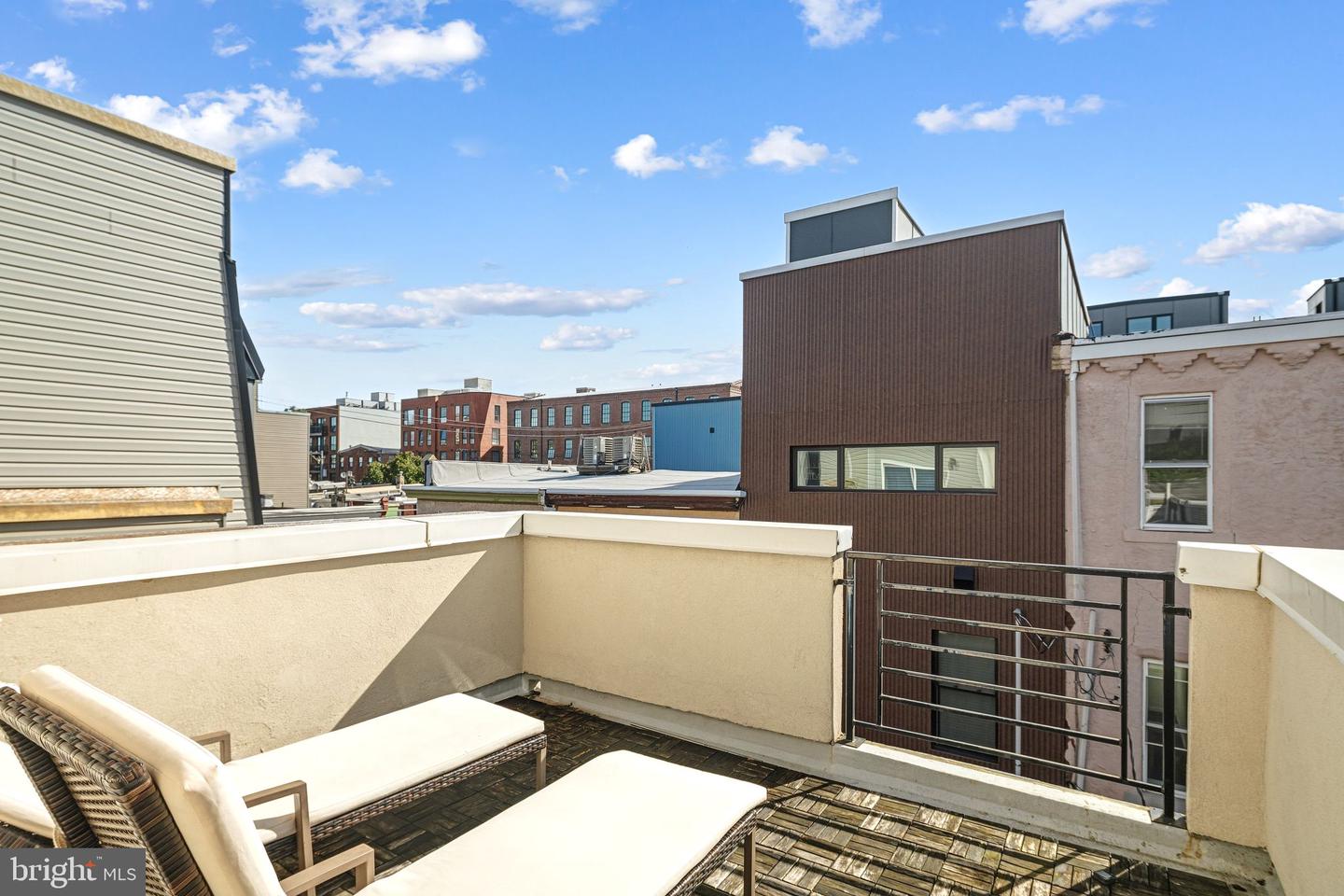 1770 Waterloo St Property Photo 14