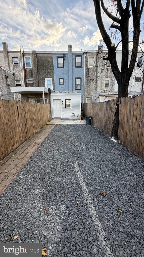 2091 Bridge St Property Photo 17