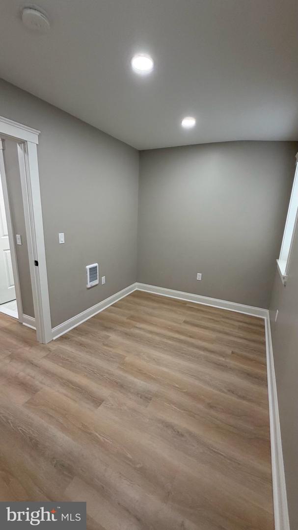 2091 Bridge St Property Photo 34