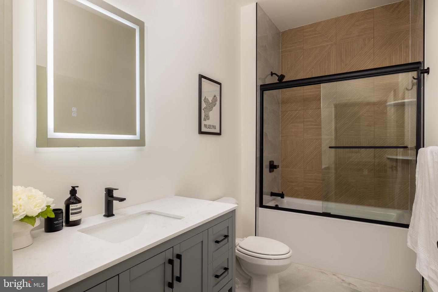1818 N 53rd St #416 Property Photo 3