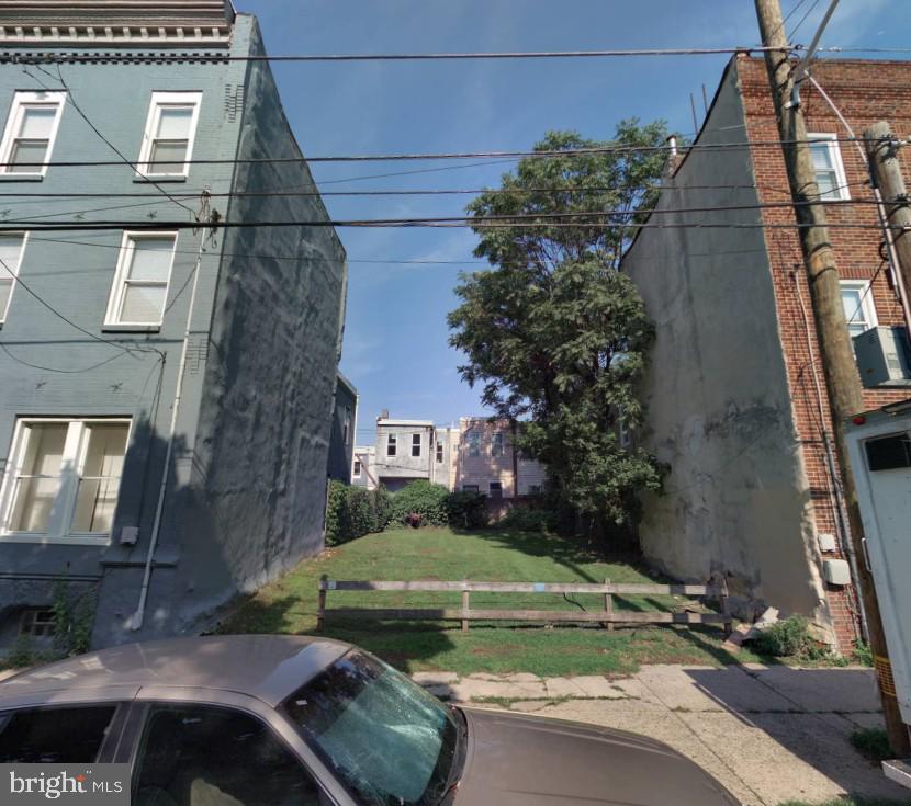 2258 N 16th St Property Photo 1