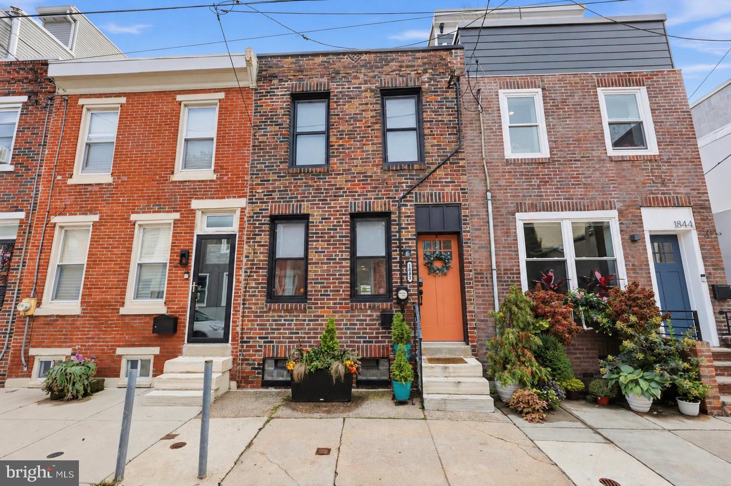 1842 Wilder St Property Photo 1