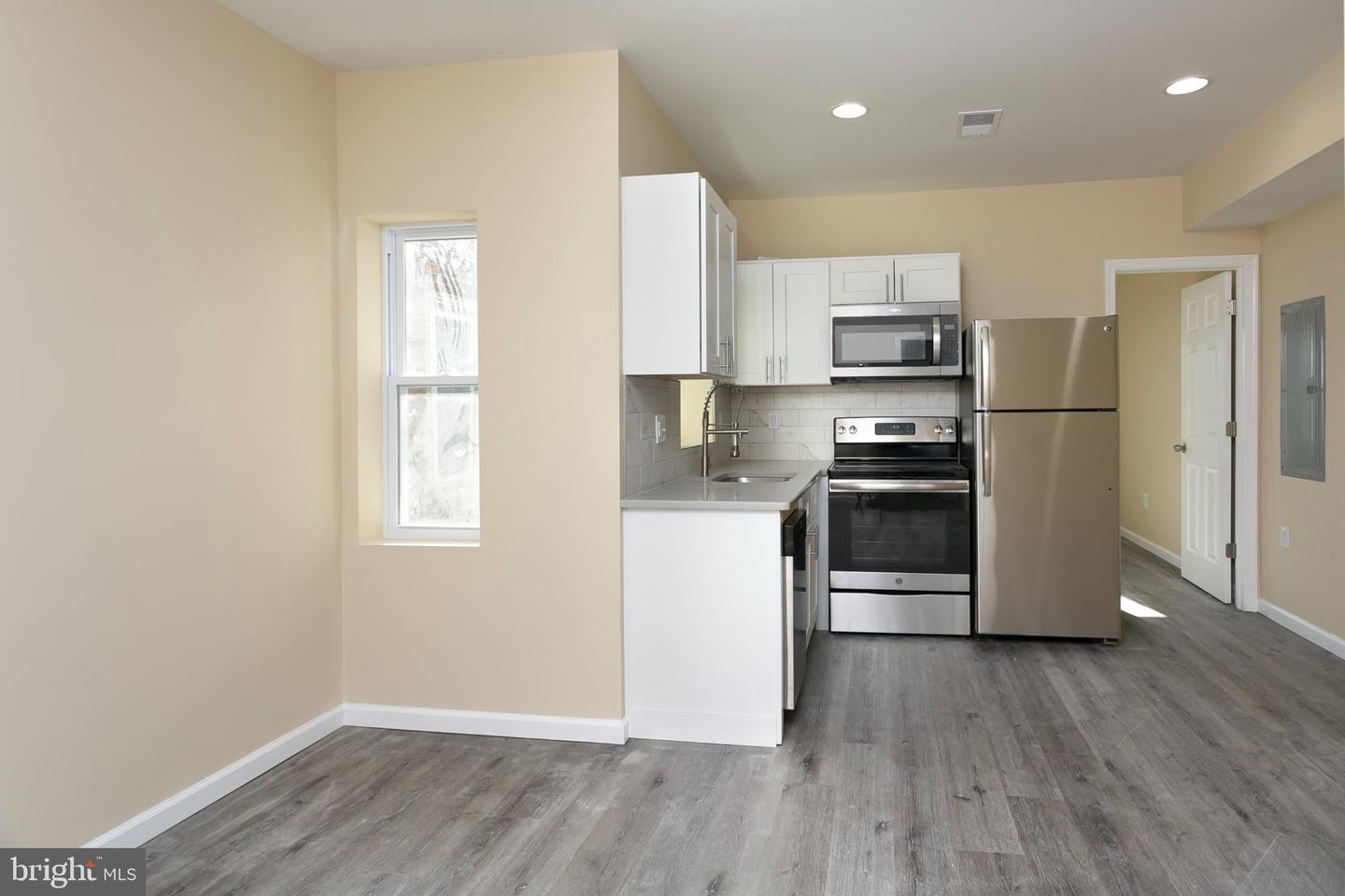 4942 CHESTNUT ST Property Photo 1