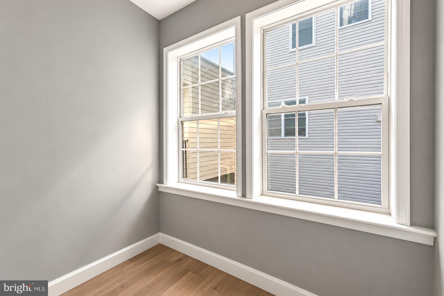 2714 W Cabot St Property Photo 17