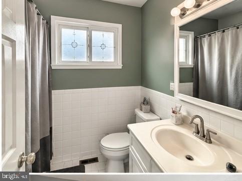 2750 Clayton St Property Photo 10