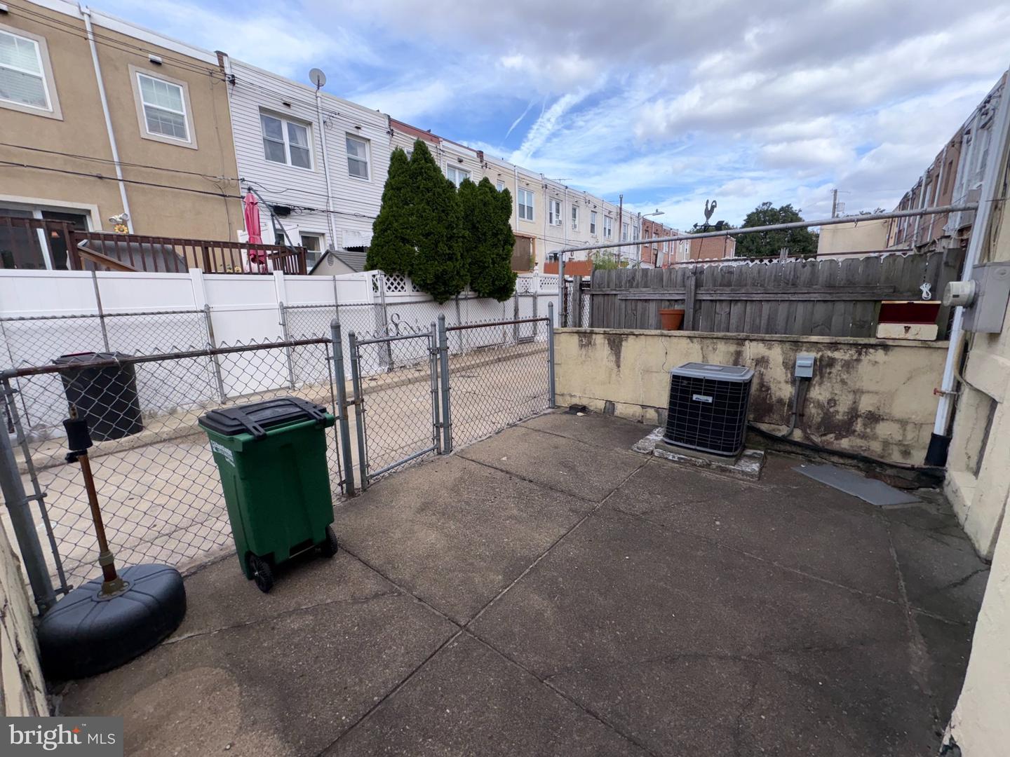 721 Johnston St Property Photo 3