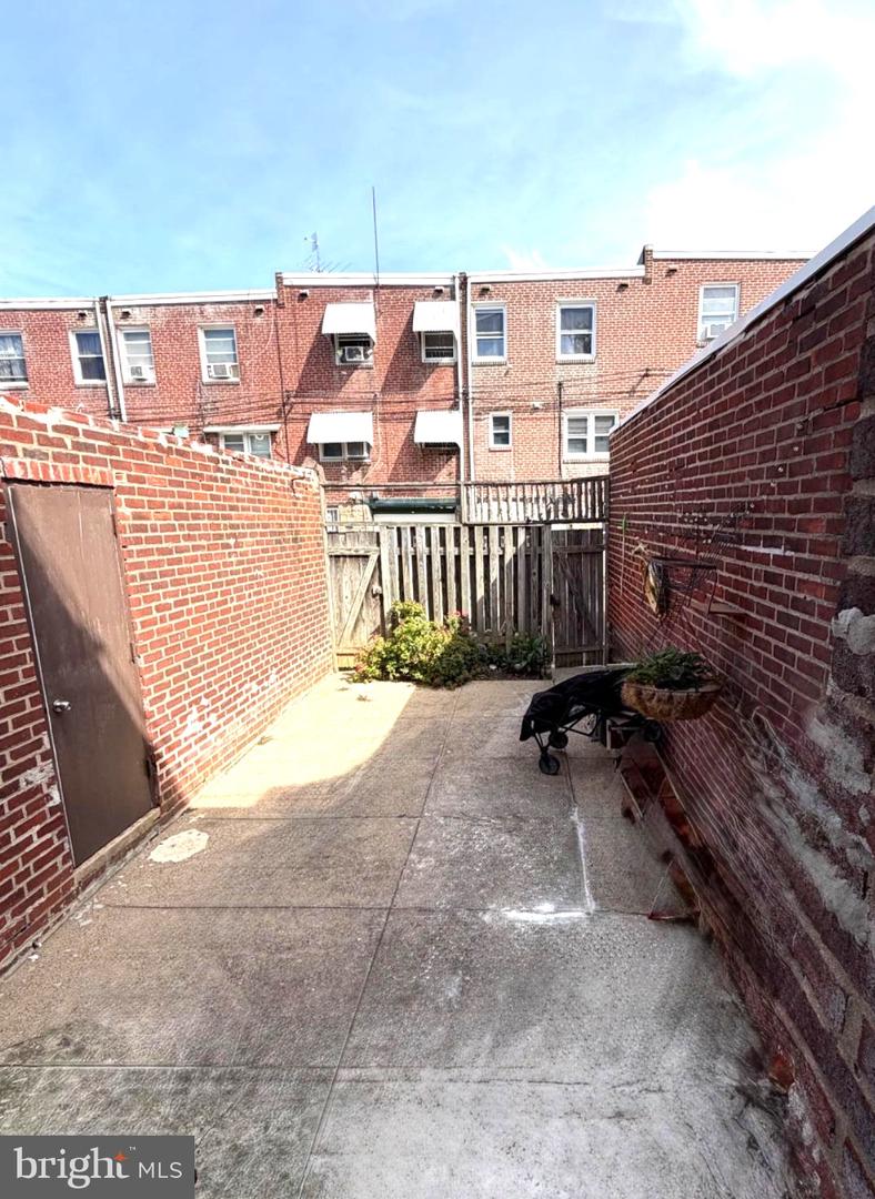 213 E Comly St Property Photo 11