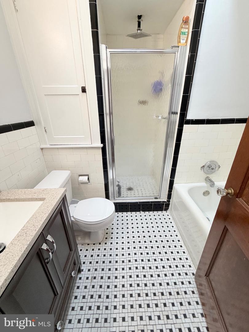 213 E Comly St Property Photo 12