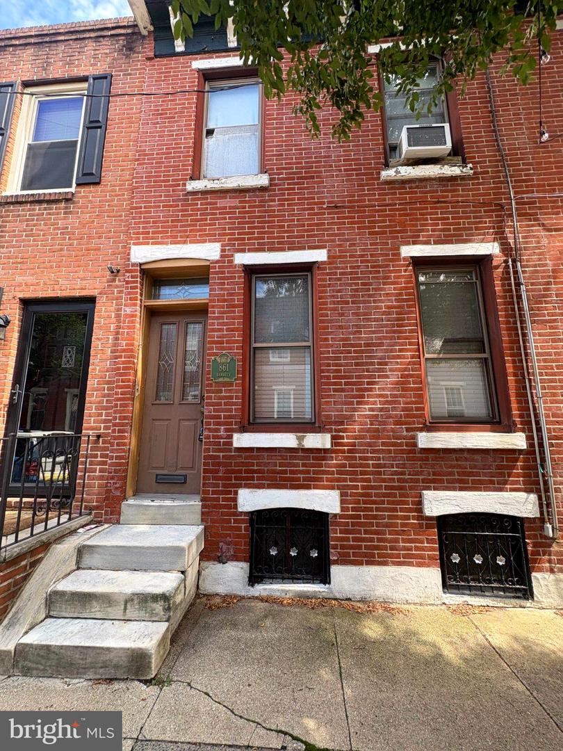 861 N Bambrey St Property Photo 1