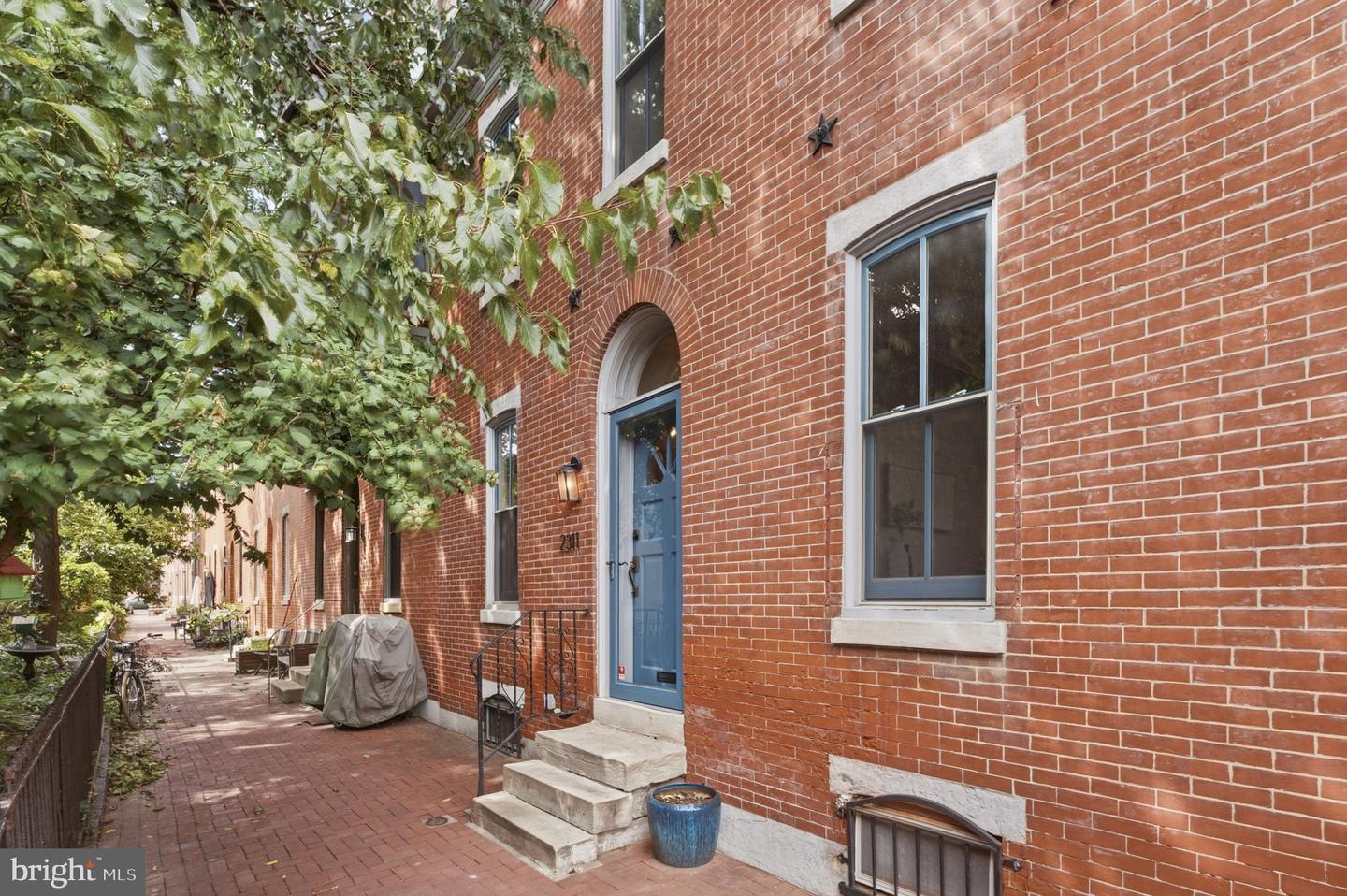 2311 Madison Sq Property Photo 2