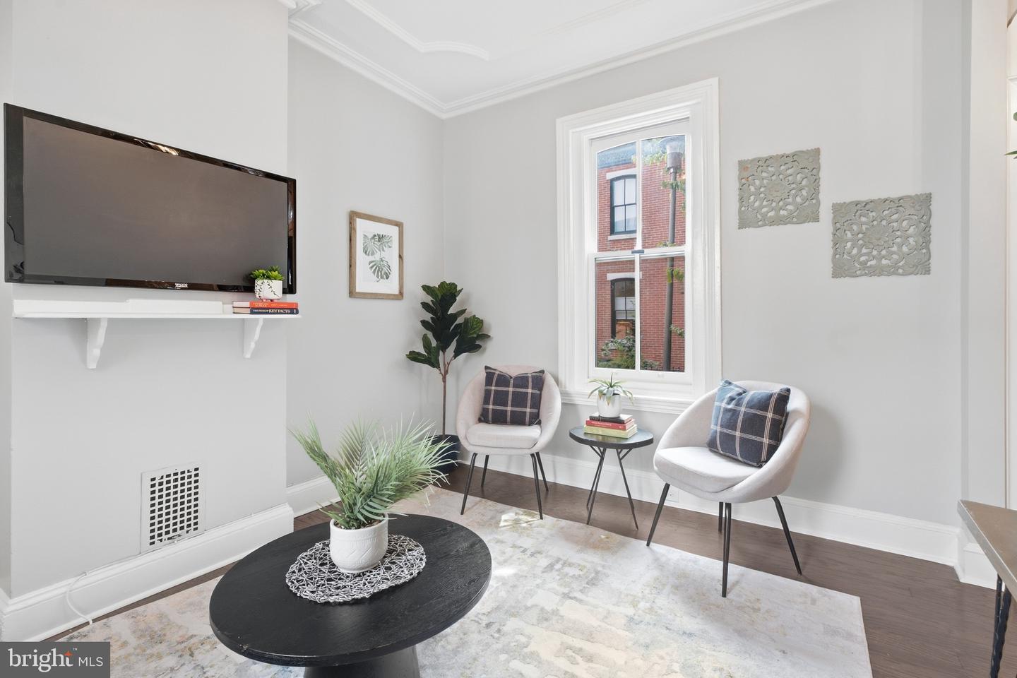 2311 Madison Sq Property Photo 6
