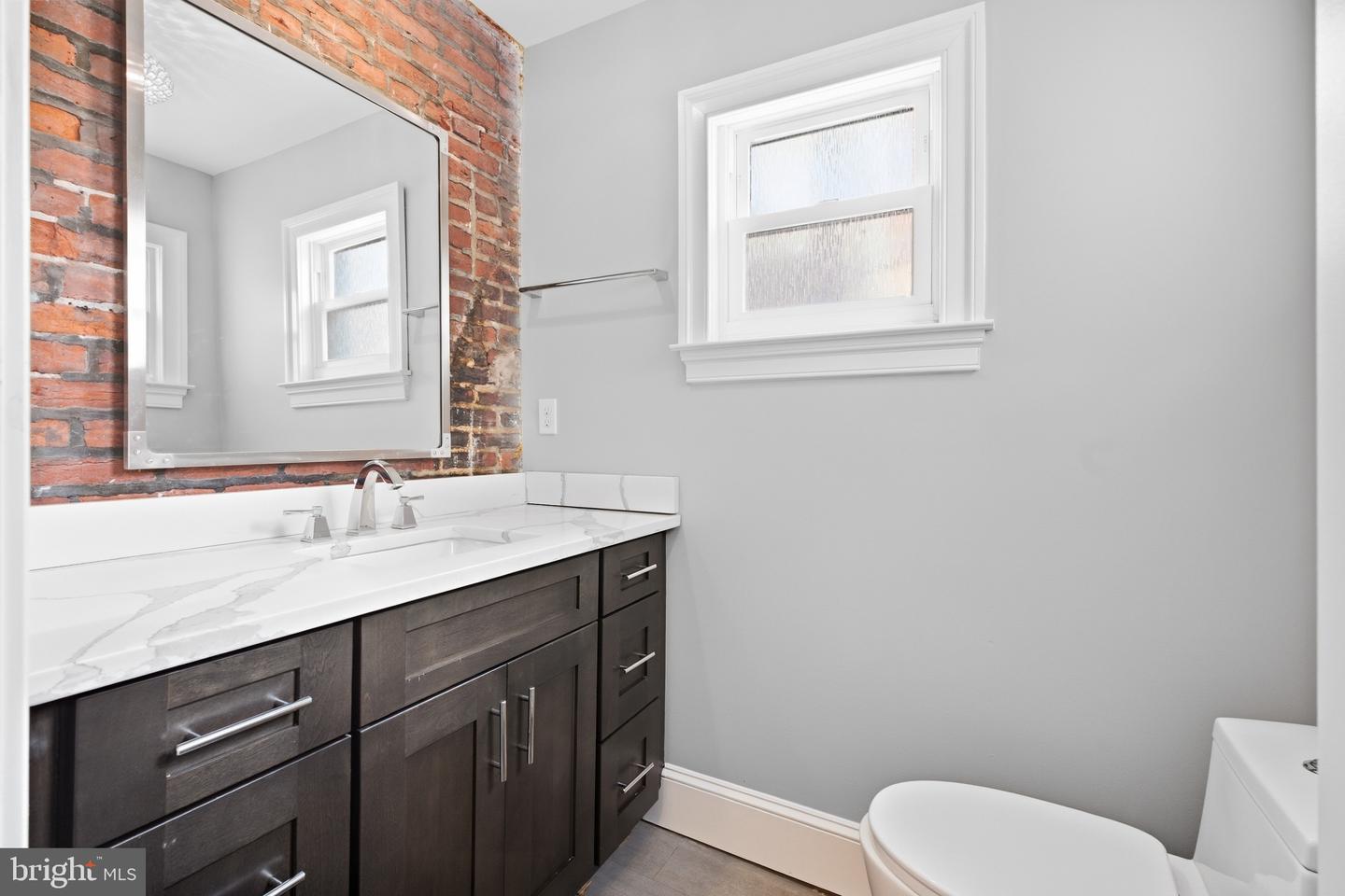 2311 Madison Sq Property Photo 16