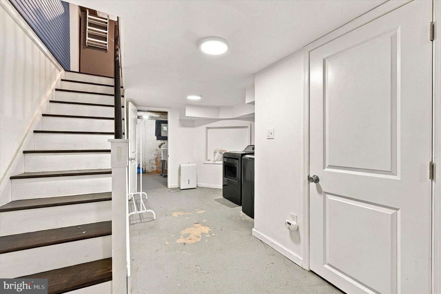 512 N Holly St Property Photo 9