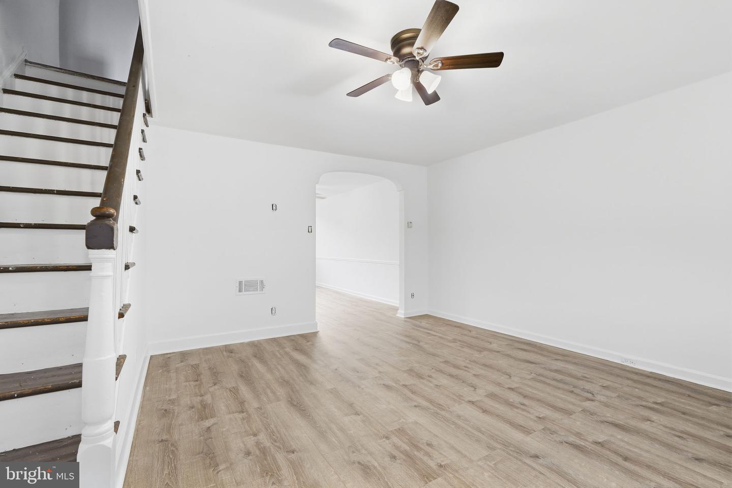 6619 Cottage St Property Photo 4