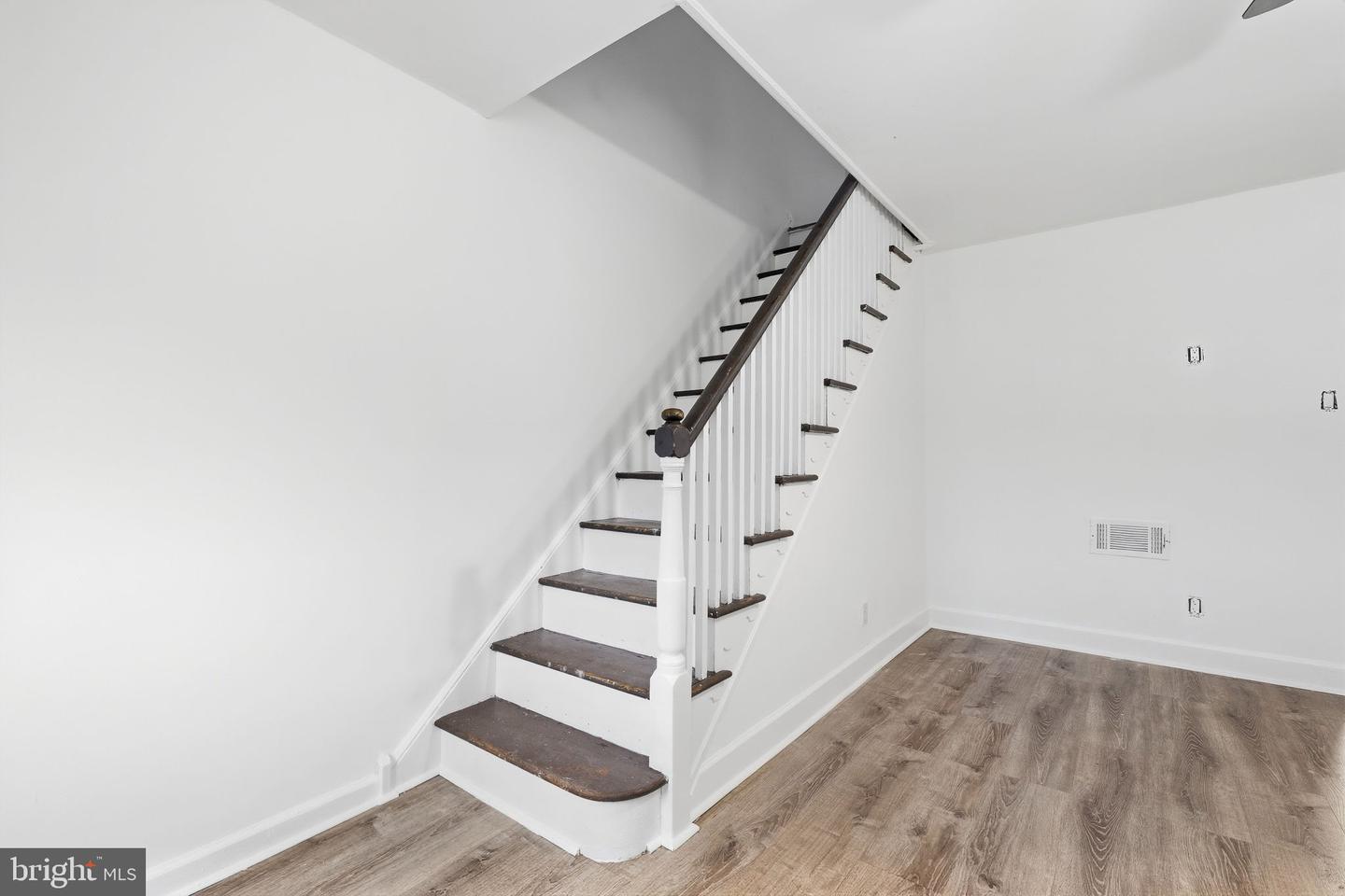 6619 Cottage St Property Photo 5