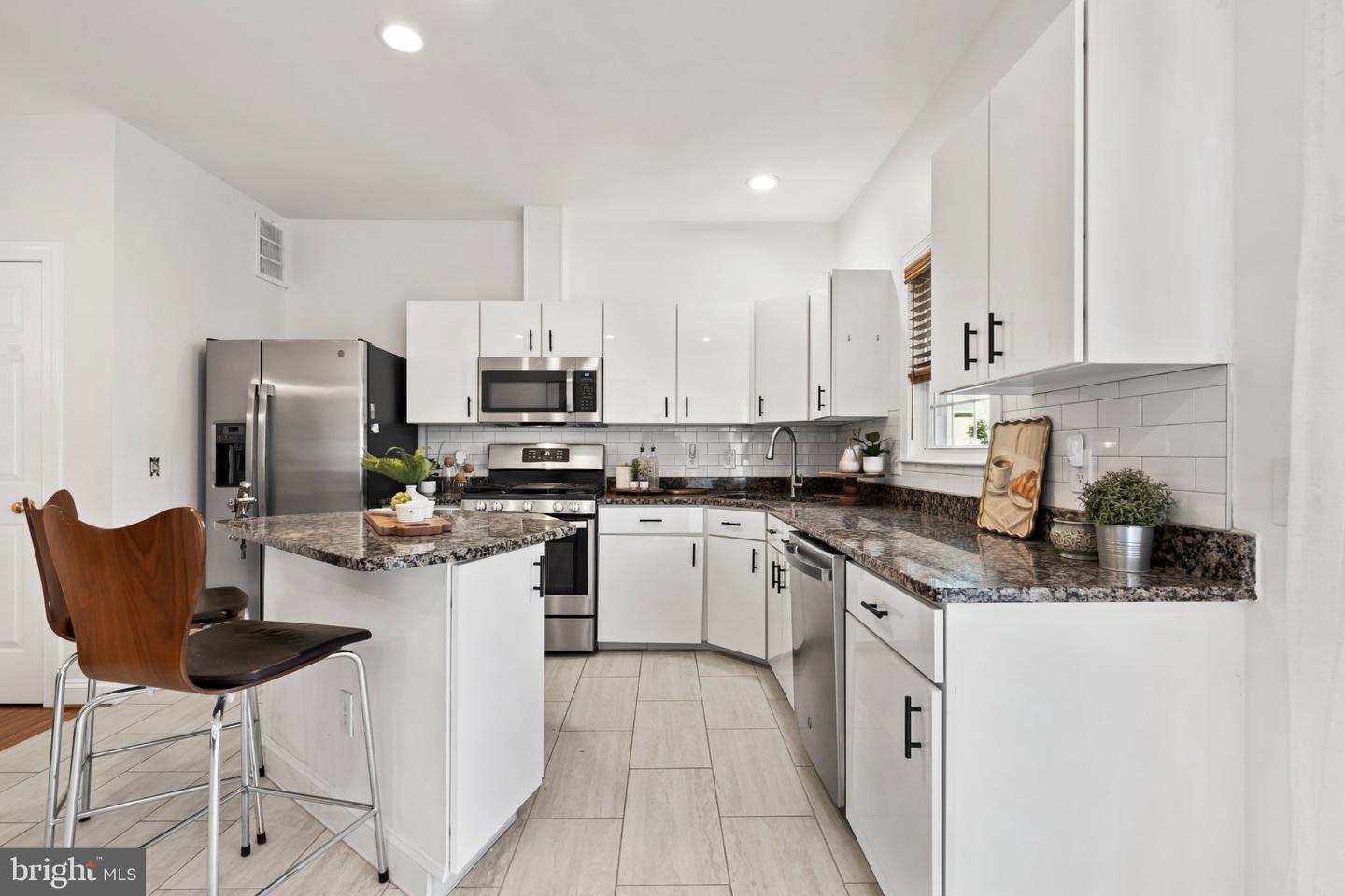 913 N Hancock St Property Photo 15