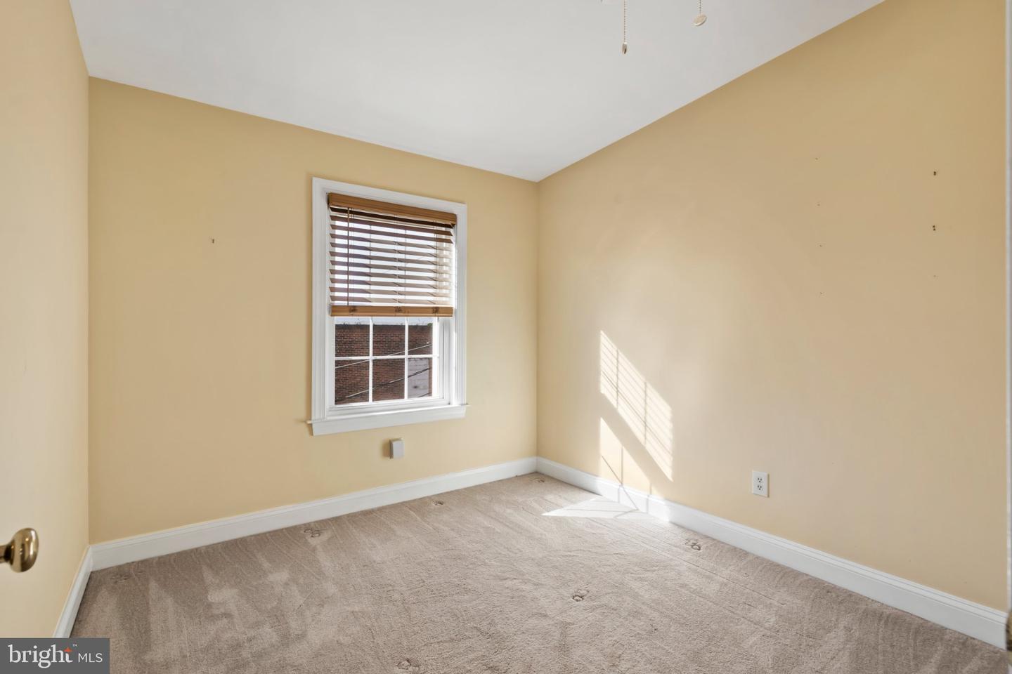 913 N Hancock St Property Photo 24