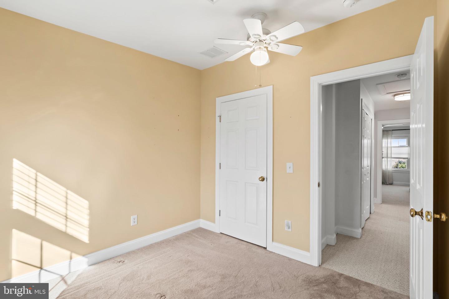 913 N Hancock St Property Photo 25