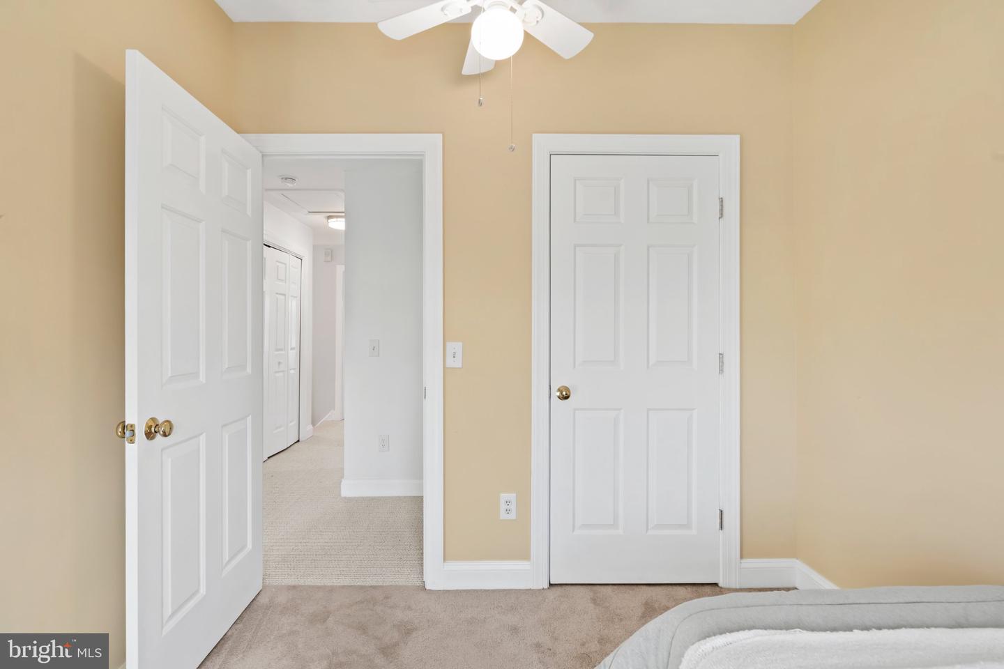 913 N Hancock St Property Photo 27