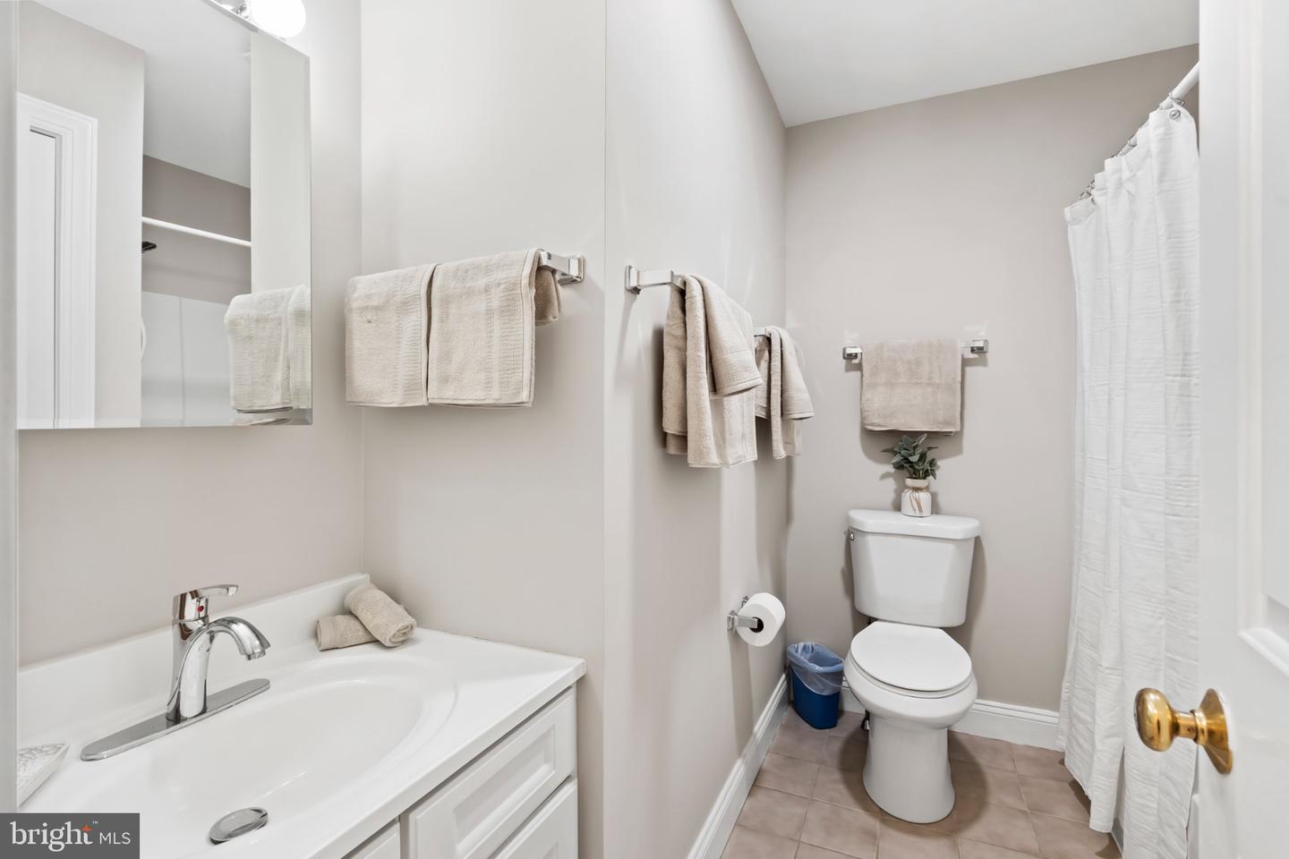 913 N Hancock St Property Photo 28