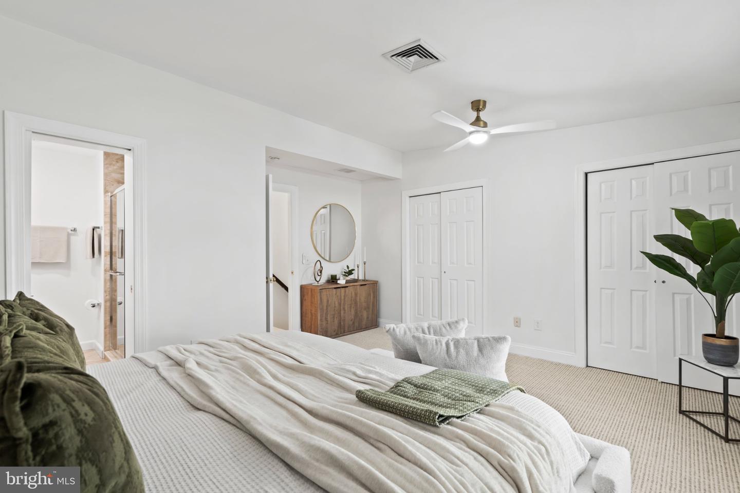 913 N Hancock St Property Photo 32