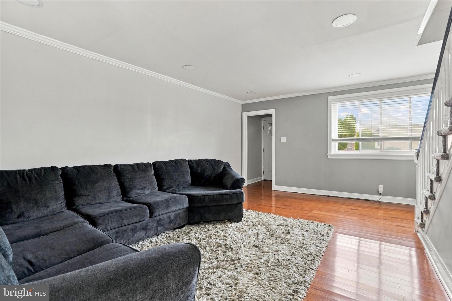 8636 Forrest Ave Property Photo 4